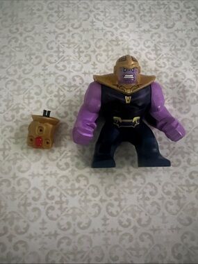 Lego Thanos mini figure